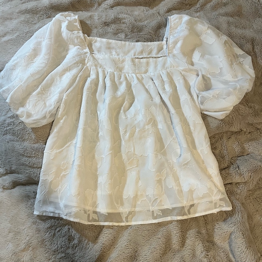White Puffer Sleeve blouse (S) Unknown brand